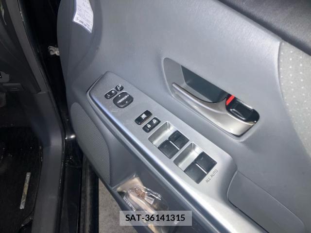 Toyota PRIUS ALPHA 2012-12 8813591-8