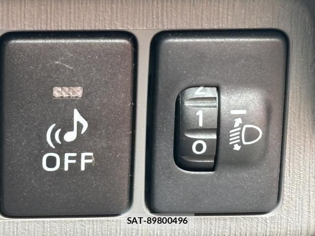 Toyota PRIUS ALPHA 2011-10 8814261-13
