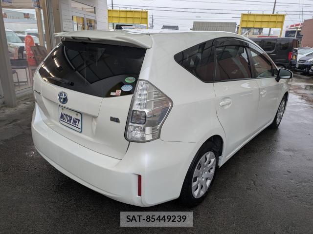 Toyota PRIUS ALPHA 2013-10 8814930-1