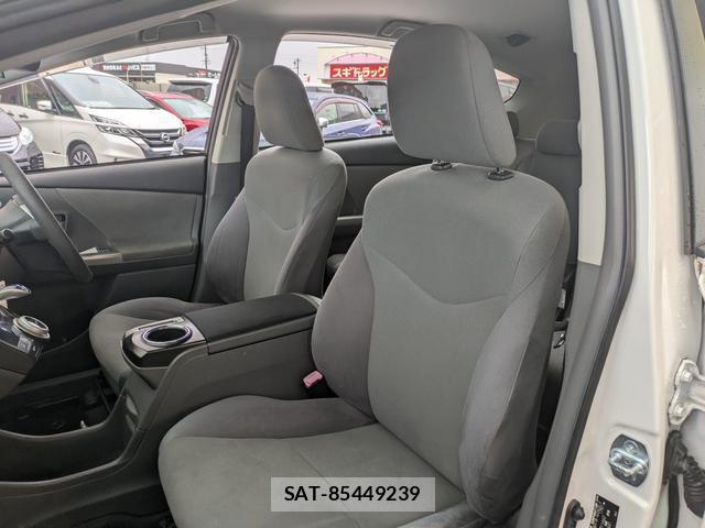 Toyota PRIUS ALPHA 2013-10 8814930-5