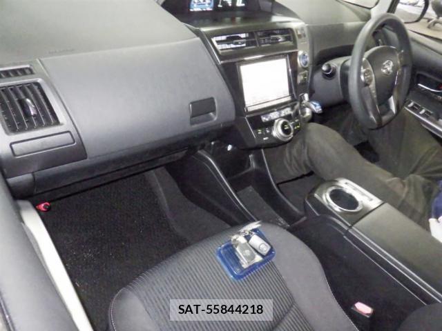 Toyota PRIUS ALPHA 2015 8814955-2