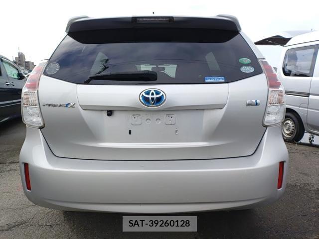 Toyota PRIUS ALPHA 2016-09 8815333-1