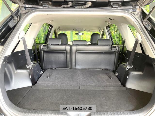 Toyota PRIUS ALPHA 2015-10 8815594-10