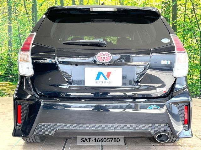 Toyota PRIUS ALPHA 2015-10 8815594-15