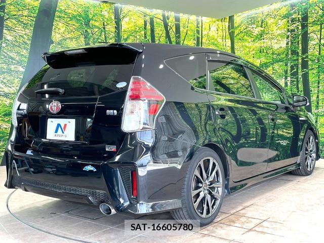 Toyota PRIUS ALPHA 2015-10 8815594-16