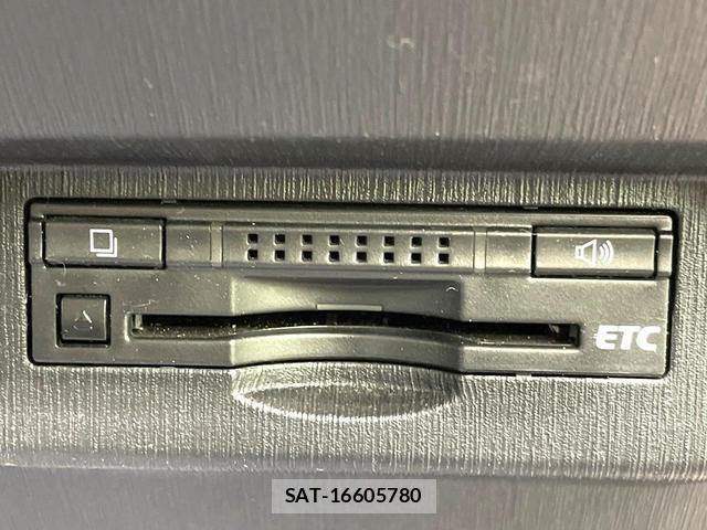 Toyota PRIUS ALPHA 2015-10 8815594-4