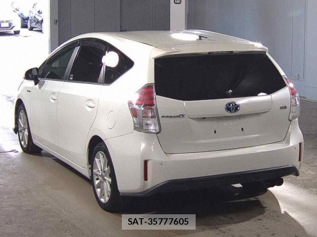 Toyota PRIUS ALPHA 2015-06 8816127-1