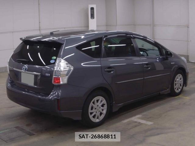 Toyota PRIUS ALPHA 2012-04 8816841-1