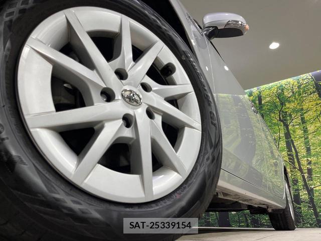 Toyota PRIUS ALPHA 2015-01 8817829-12