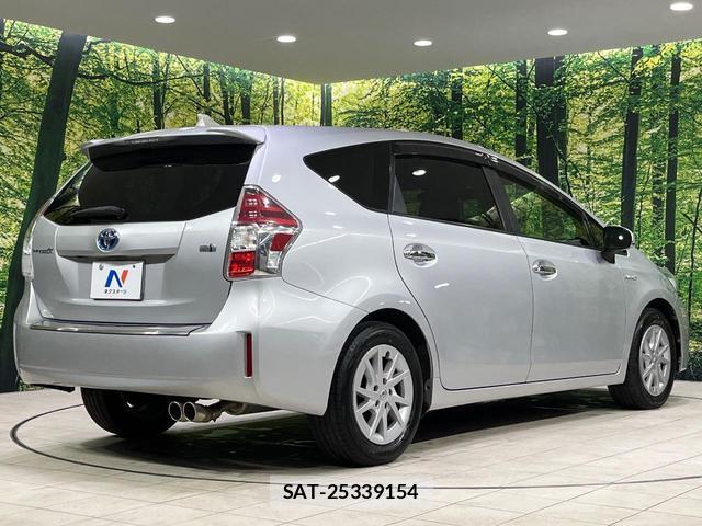 Toyota PRIUS ALPHA 2015-01 8817829-16
