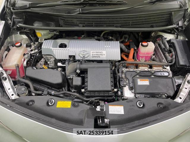 Toyota PRIUS ALPHA 2015-01 8817829-17