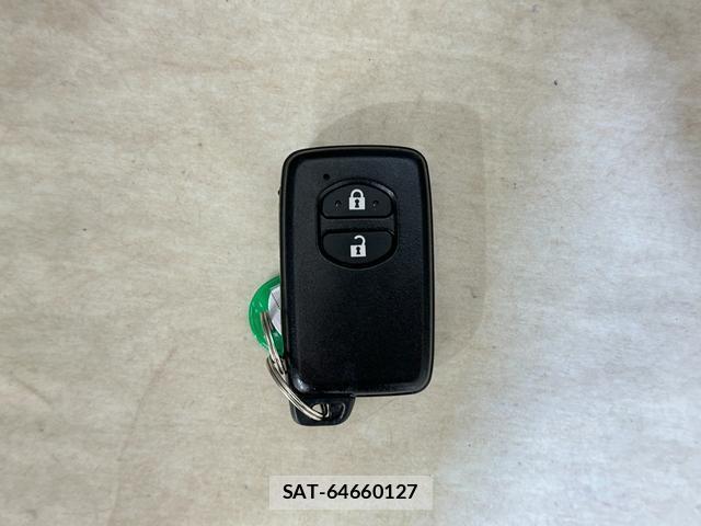 Toyota PRIUS ALPHA 2015-02 8817998-11