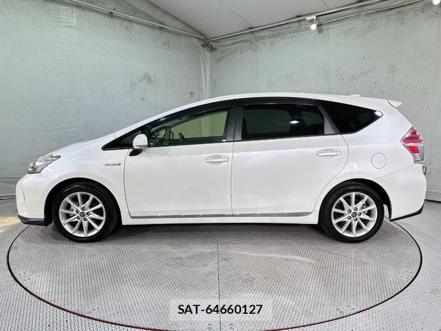 Toyota PRIUS ALPHA 2015-02 8817998-15