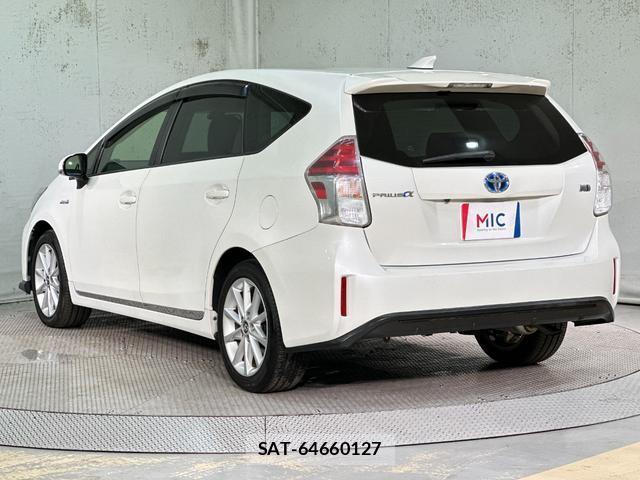 Toyota PRIUS ALPHA 2015-02 8817998-18