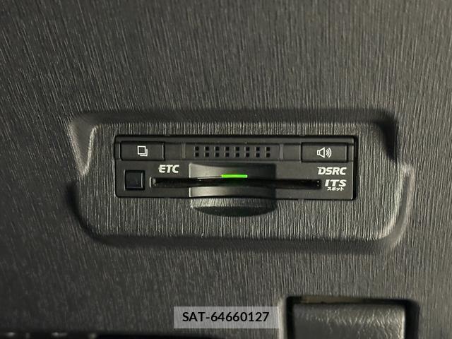 Toyota PRIUS ALPHA 2015-02 8817998-3