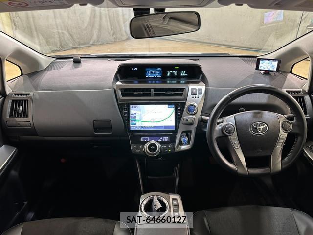 Toyota PRIUS ALPHA 2015-02 8817998-6