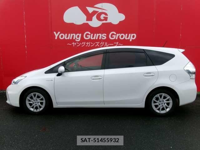 Toyota PRIUS ALPHA 2014-03 8818004-0