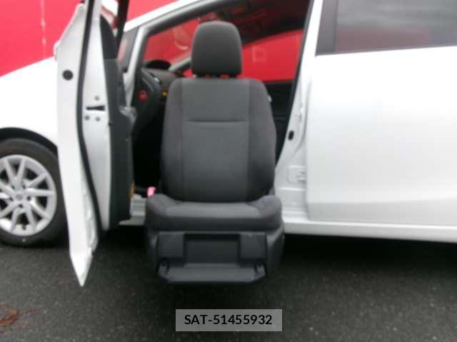 Toyota PRIUS ALPHA 2014-03 8818004-10