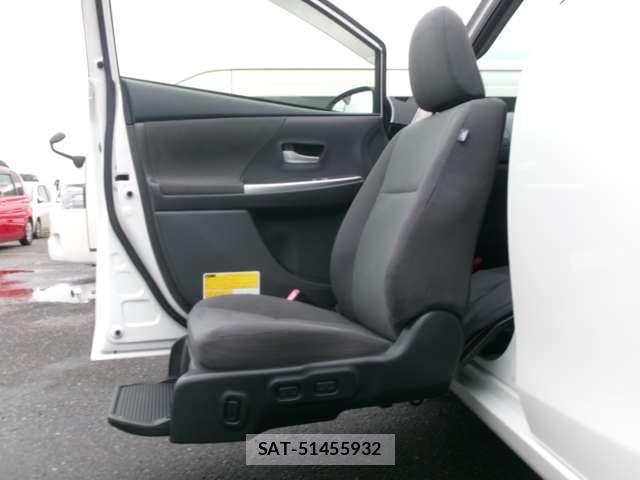 Toyota PRIUS ALPHA 2014-03 8818004-11