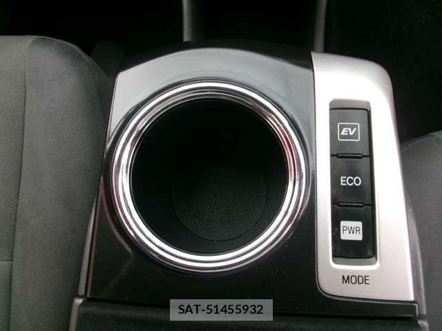Toyota PRIUS ALPHA 2014-03 8818004-19