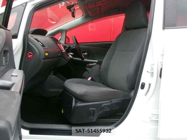 Toyota PRIUS ALPHA 2014-03 8818004-4