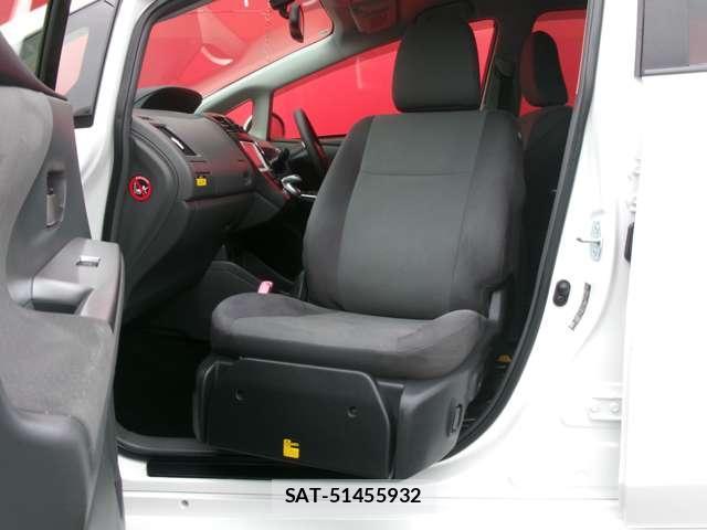 Toyota PRIUS ALPHA 2014-03 8818004-5