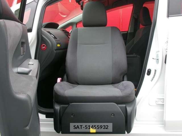 Toyota PRIUS ALPHA 2014-03 8818004-6