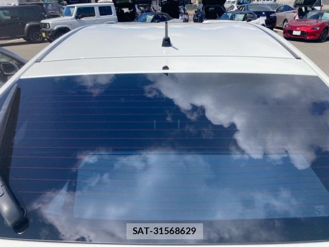 Toyota PRIUS PHV 2012-02 8812393-12