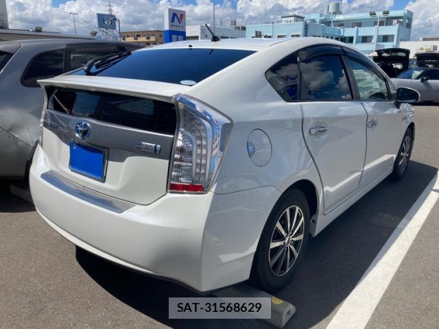 Toyota PRIUS PHV 2012-02 8812393-13