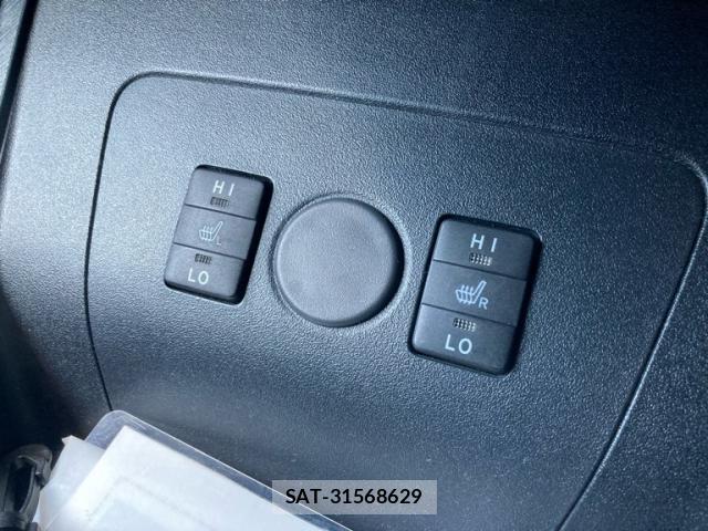 Toyota PRIUS PHV 2012-02 8812393-14