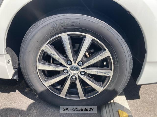 Toyota PRIUS PHV 2012-02 8812393-3