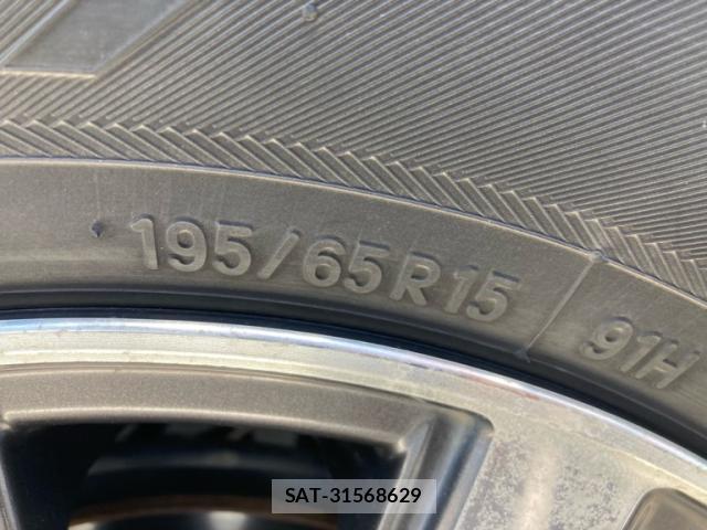 Toyota PRIUS PHV 2012-02 8812393-4