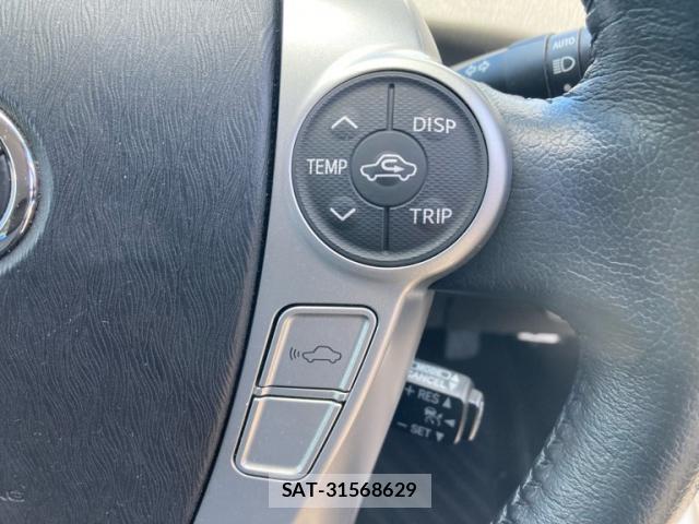 Toyota PRIUS PHV 2012-02 8812393-9