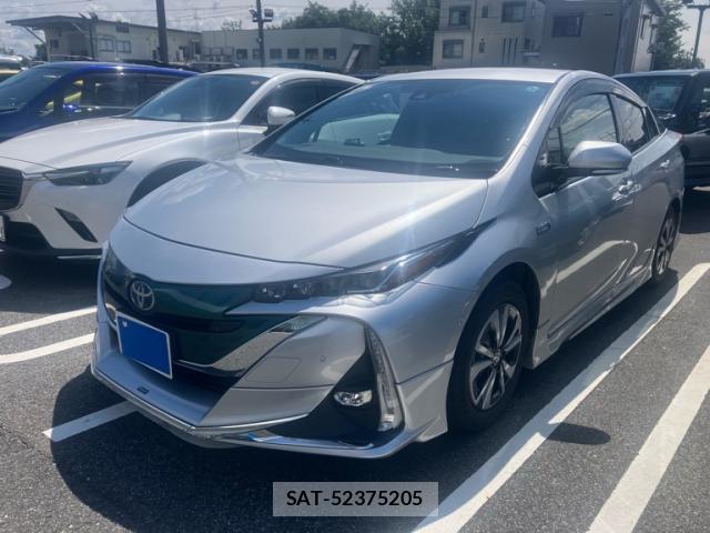 Toyota PRIUS PHV 2017-02 8813293-1