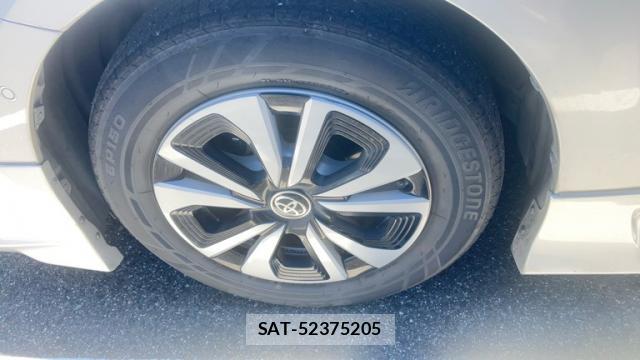 Toyota PRIUS PHV 2017-02 8813293-11