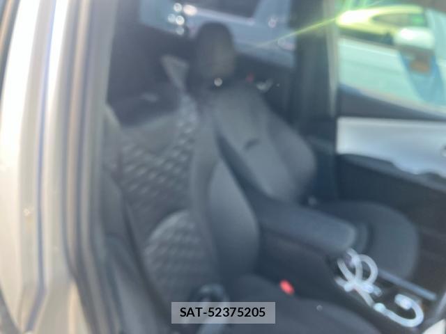 Toyota PRIUS PHV 2017-02 8813293-12