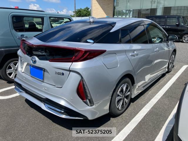 Toyota PRIUS PHV 2017-02 8813293-13