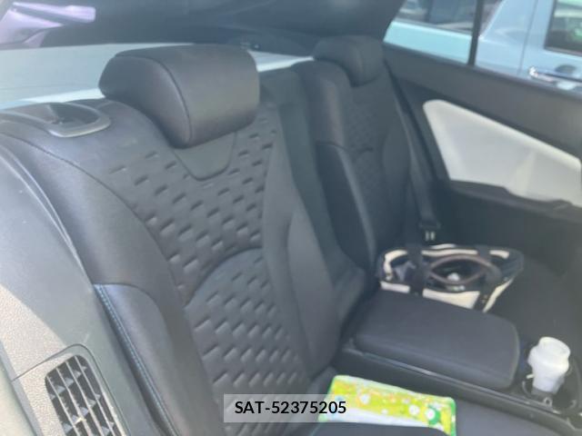 Toyota PRIUS PHV 2017-02 8813293-3