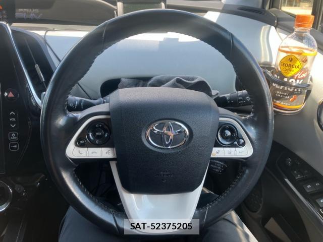 Toyota PRIUS PHV 2017-02 8813293-5