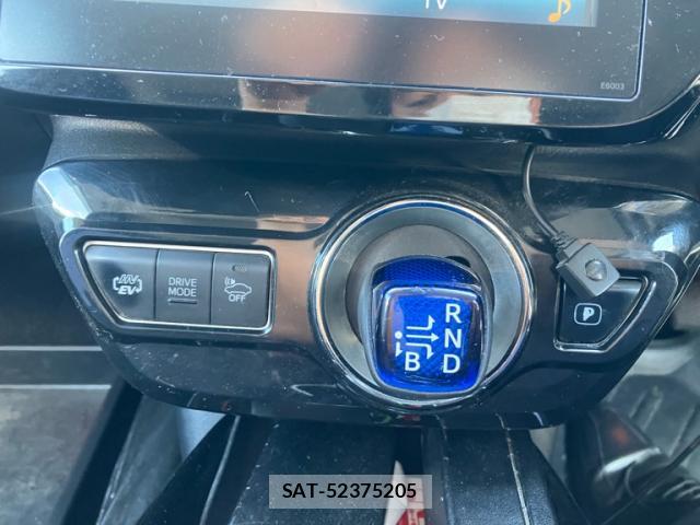 Toyota PRIUS PHV 2017-02 8813293-7