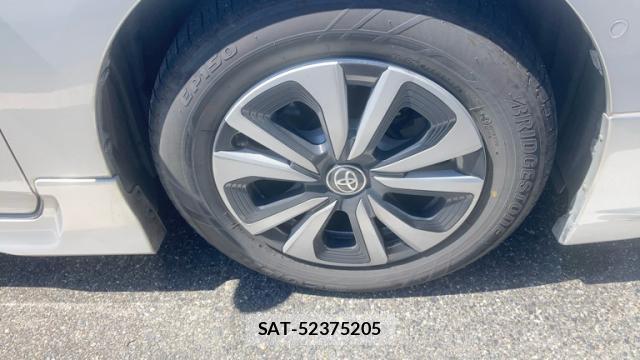 Toyota PRIUS PHV 2017-02 8813293-8