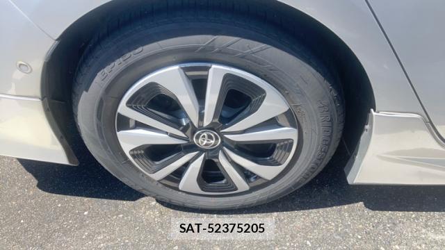 Toyota PRIUS PHV 2017-02 8813293-9