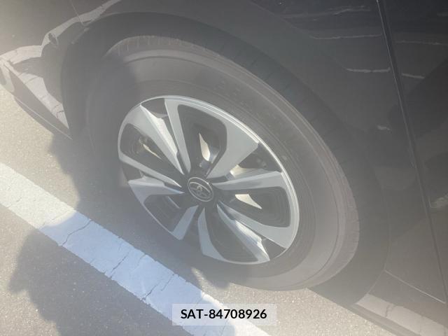 Toyota PRIUS PHV 2017-02 8813388-12