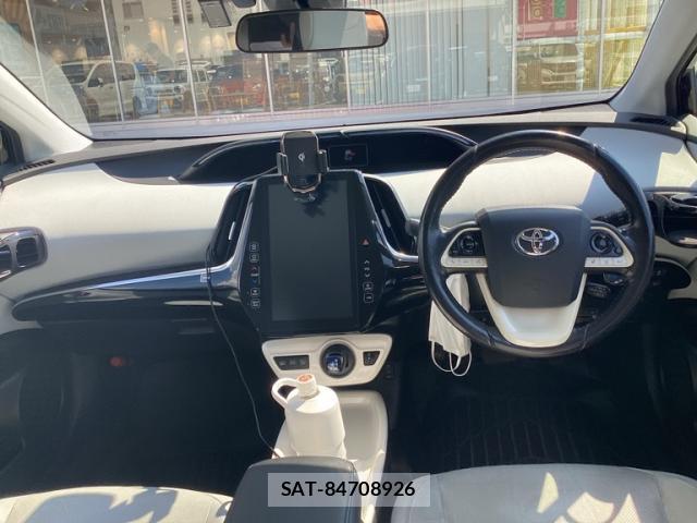 Toyota PRIUS PHV 2017-02 8813388-5