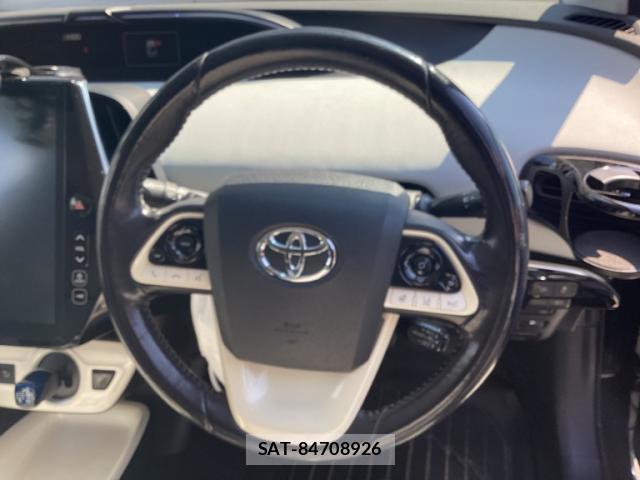 Toyota PRIUS PHV 2017-02 8813388-9