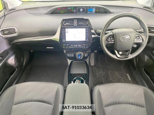 Toyota PRIUS PHV 2022-02 8813987-1