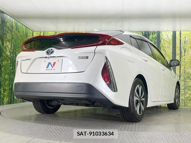 Toyota PRIUS PHV 2022-02 8813987-16
