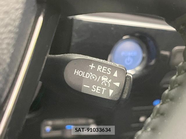 Toyota PRIUS PHV 2022-02 8813987-5