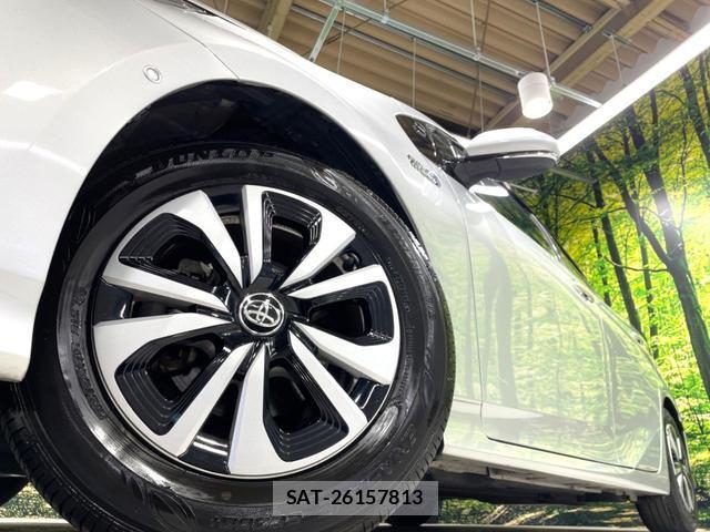 Toyota PRIUS PHV 2017-05 8814289-12