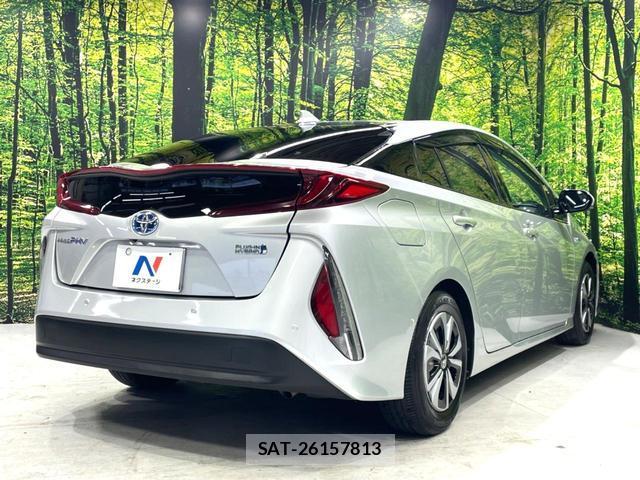 Toyota PRIUS PHV 2017-05 8814289-15